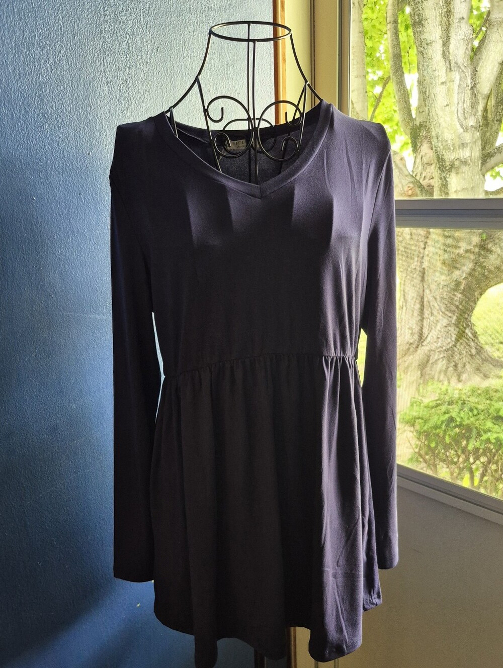 V-Neck Long Sleeve Maternity Peplum Tunic - Navy Blue